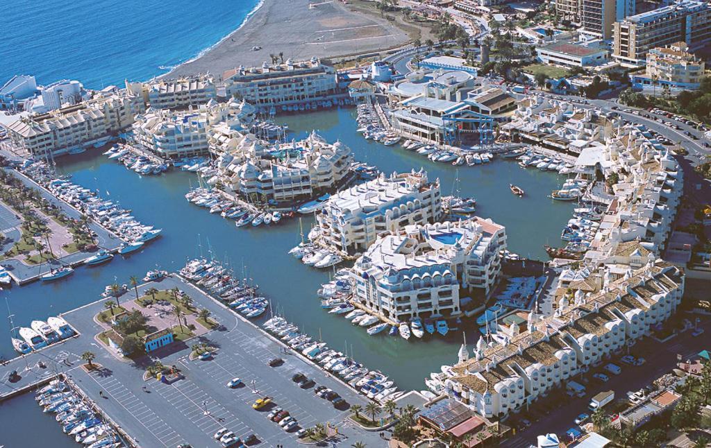 Popeye Suite Puerto Marina Espectacular Apartamento Dentro De La Isla De Puerto Marina Con Piscina En Cubierta Y A 1 Minuto De La Playa بينالماذينا المظهر الخارجي الصورة